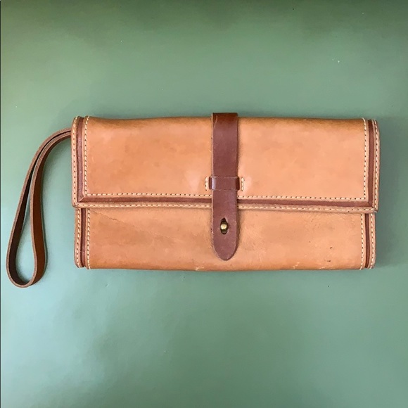 Madewell Handbags - Madewell leather clutch/wristlet
